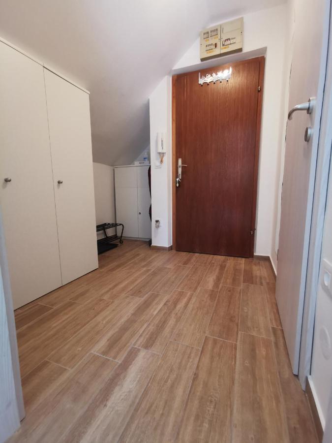 Apartma Lina, Encijan D-38 Apartment