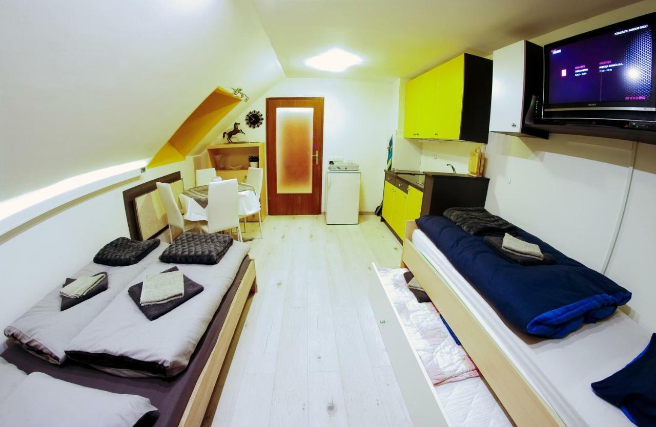 Apartma Lina, Encijan D-38 Apartment